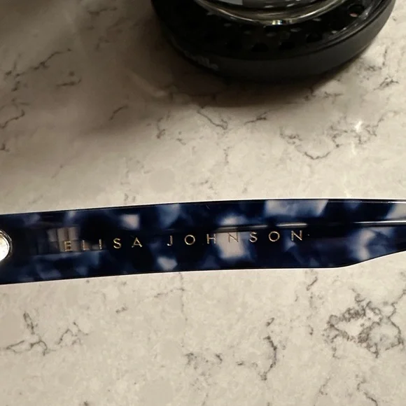 Elisa Johnson Blue Tortoise Shell Sunglasses - Picture 3 of 6